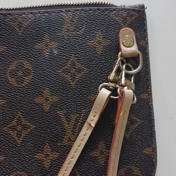 Fashion Design Like Louis Vuitton Wristlet - Picture 5 of 9